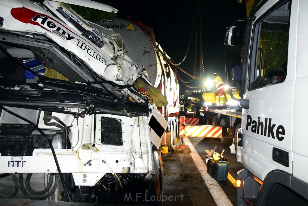 VU Gefahrgut LKW umgestuerzt A 4 Rich Koeln Hoehe AS Gummersbach P729.JPG - Miklos Laubert